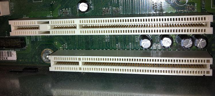 Cannot Identify this slot.. Need a graphics card for this PC-photo-2014-01-13-9-55-41-am.jpg