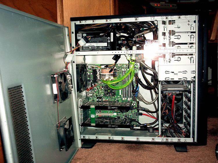 Mid-Tower Case, CPU Fans, Size Does Matter?-systemax-inside-001.jpg